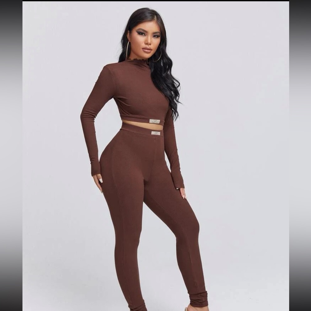 SHEIN SXY mock neck slogan graphic crop top & Leggings Set